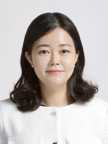 Direktorin Lee Ji Sun